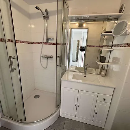 T2 Avec Climatisation, Piscine, Box Prive - Fr-1-702-6 * Агд