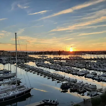 T2 Avec Climatisation, Piscine, Box Prive - Fr-1-702-6 Appartement Agde